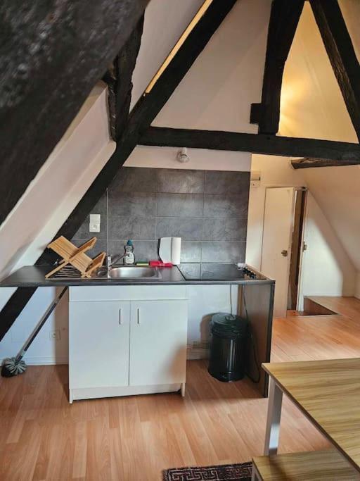 Le Petit Medieval Leilighet Montluçon Eksteriør bilde