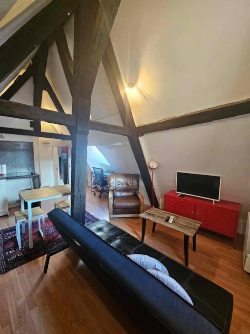 Le Petit Medieval Leilighet Montluçon Eksteriør bilde